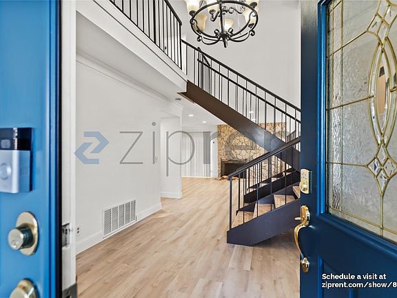 4th image of 2025 Park Royal Dr