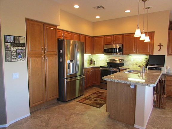 3rd image of 232 N Royal Bell Dr