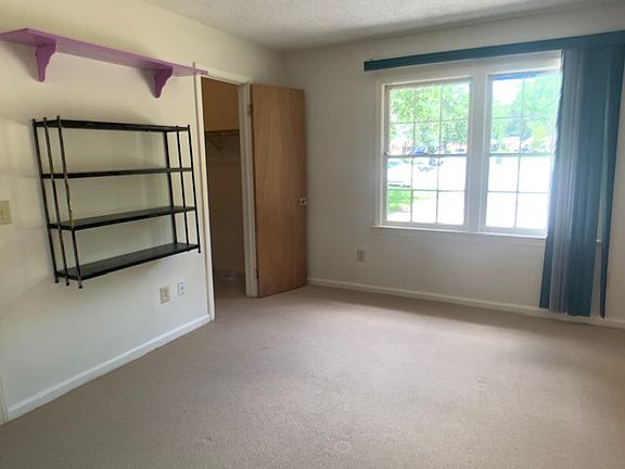 4th image of 108 Dootsie Ct #A