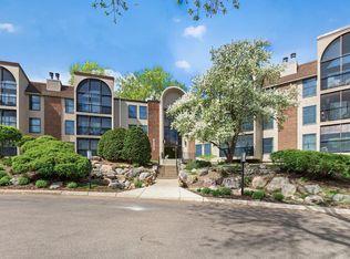 9500 Collegeview Rd APT 112, Bloomington, MN 55437