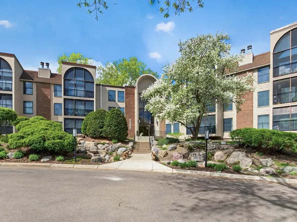 9500 Collegeview Rd APT 112, Bloomington, MN 55437