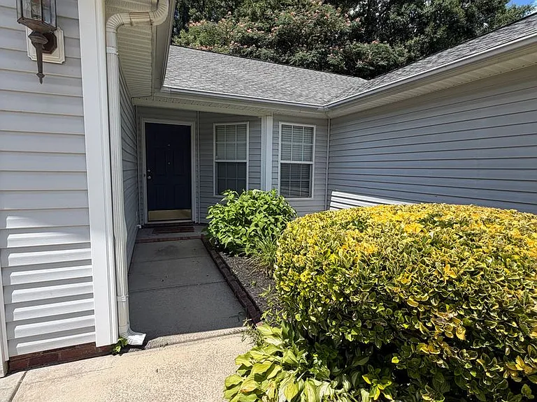 2236 Mancke Dr — Photo 2