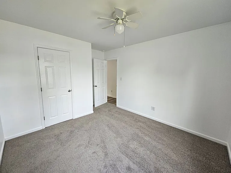 404 Chaps Ct — Photo 12
