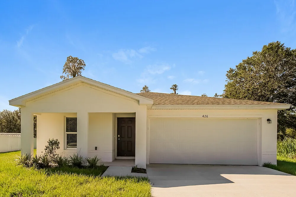 3 bed, 2.0 bath, 1272 sqft, $1,885 — Photo 1