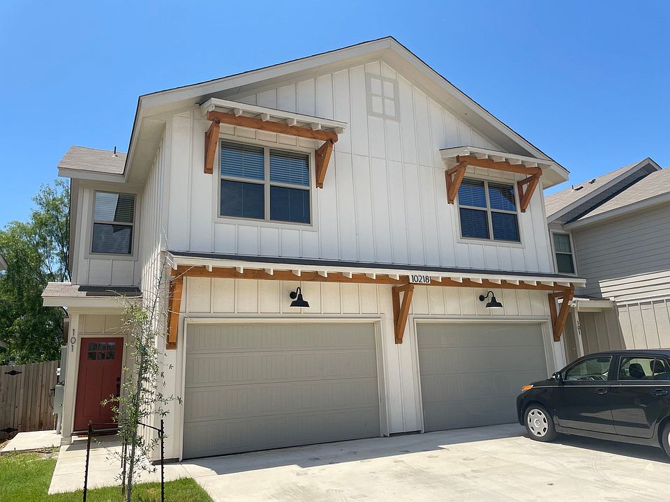 1st image of 10218 Lynwood Vlg #102