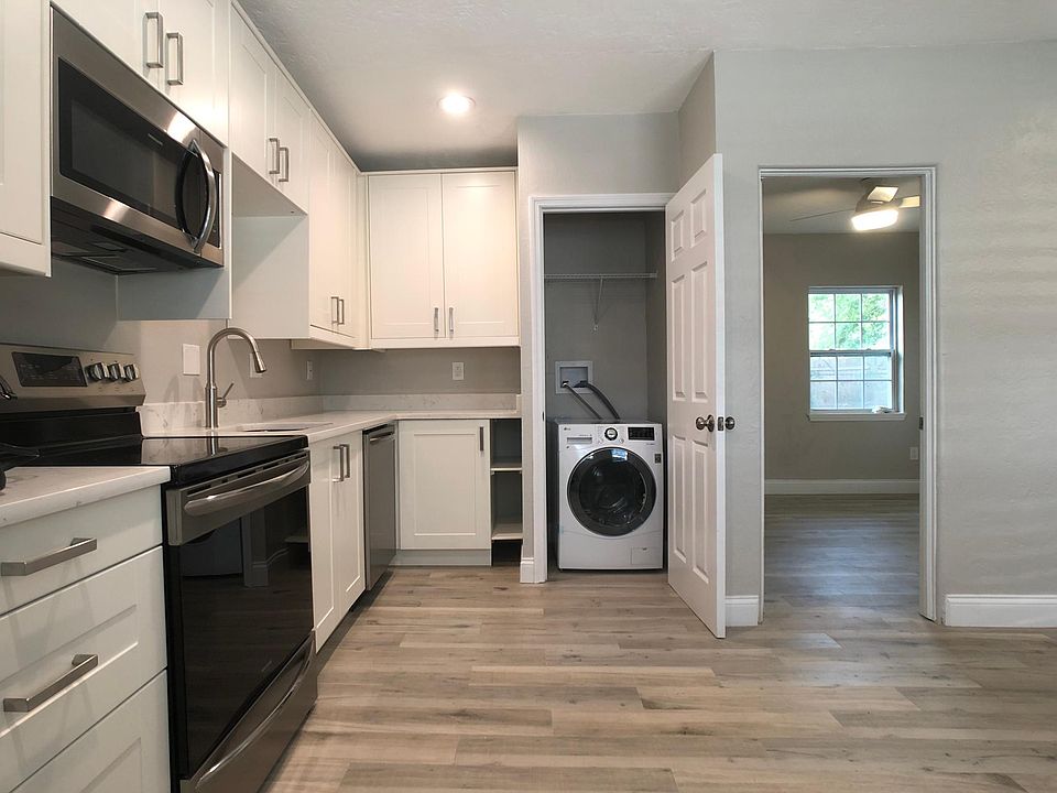Kitchen, Washer/Dryer Combo
