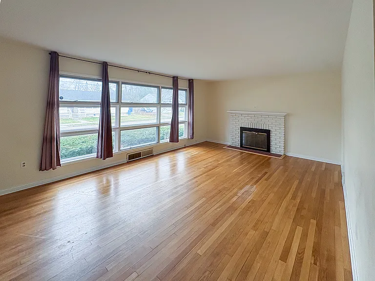 38 Marshall Dr — Photo 8