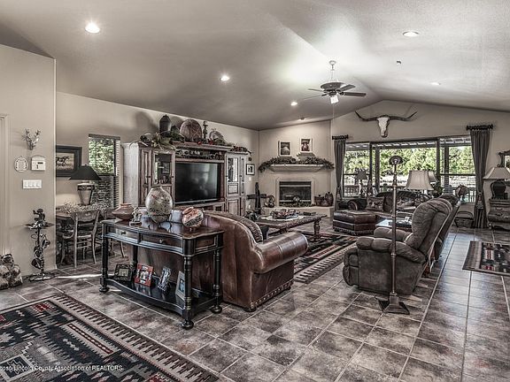 2nd image of 102 Paintbrush Ct