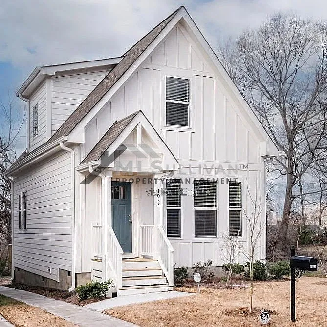 2 bed, 1.5 bath, 924 sqft, $2,100 — Photo 1