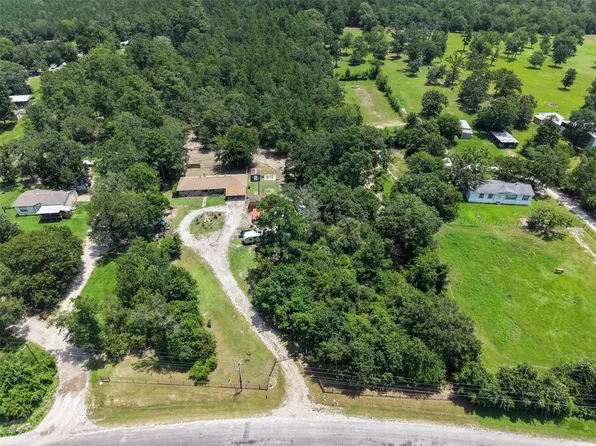 109 Didlake Rd, Huntsville, TX 77340
