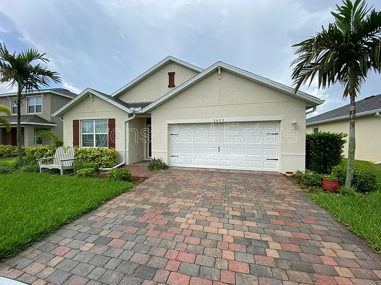 3425 Cancun Ct — Photo 28