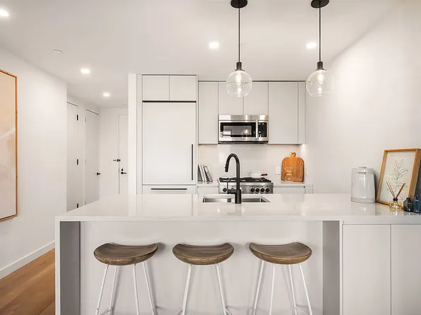 710 Metropolitan Ave APT 4H, Brooklyn, NY 11211