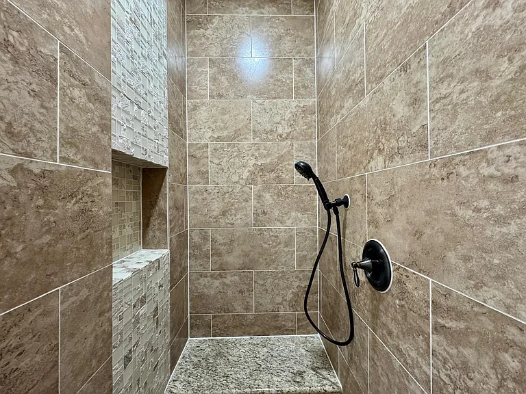 6427 Liberty Valley Dr — Photo 6