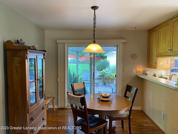 5th image of 1331 Cedarhill Dr