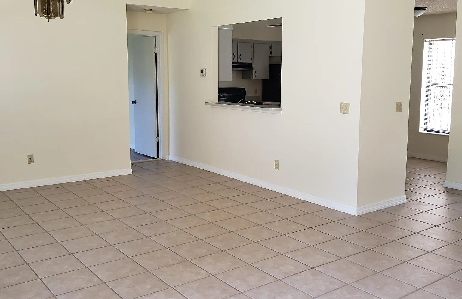 3 bed, 1800 sqft, $2,375 — Photo 4