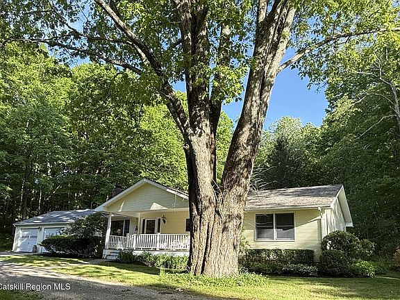 2nd image of 230 Cooper Road