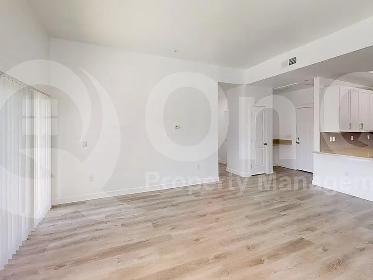 9160 N 67th Ave #226 — Photo 5