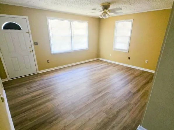 1009 Beechdale Rd, Montgomery, AL 36109