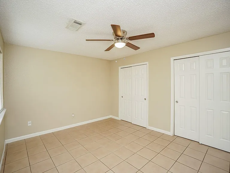 20143 Beechview Ln — Photo 18
