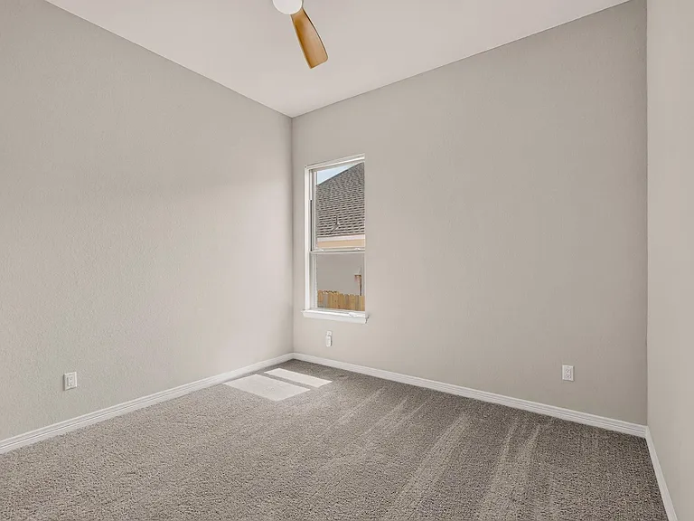 2433 La Mirada St — Photo 14