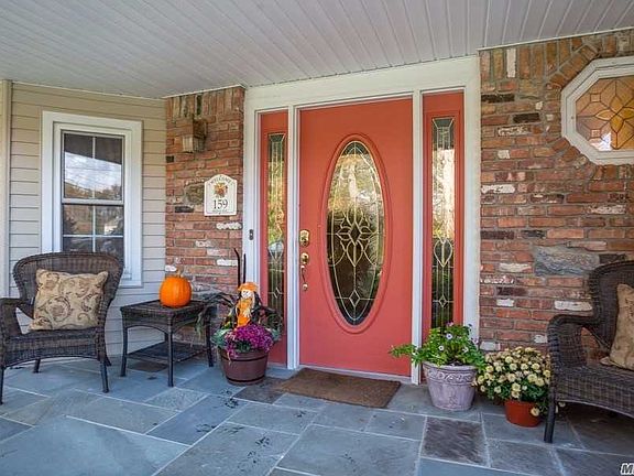 3rd image of 159 Bridle Way