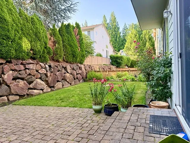 4 bed, 2.5 bath, 2641 sqft, $4,300 — Photo 3