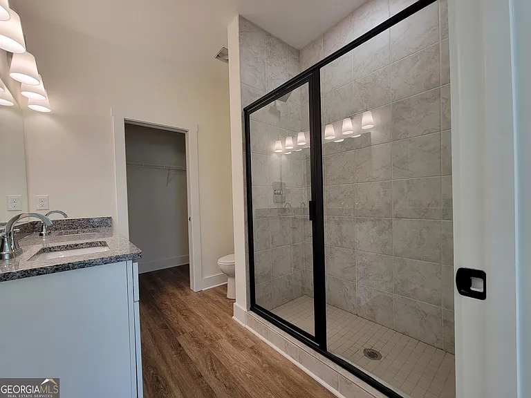 1351 Brewster St #3 — Photo 9