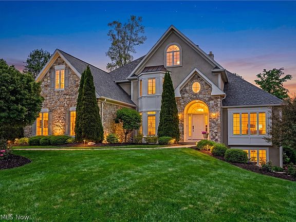 3rd image of 5978 Woodland View Dr