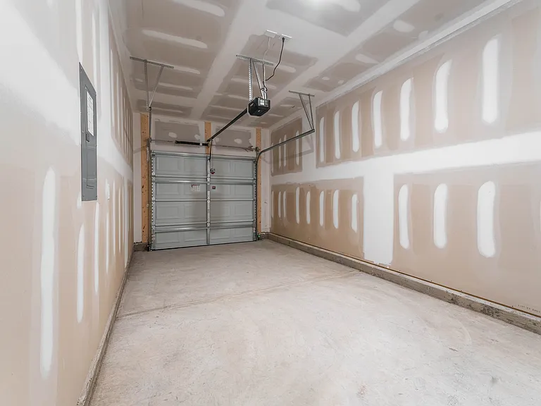 370 Freestall Dr #1 — Photo 7