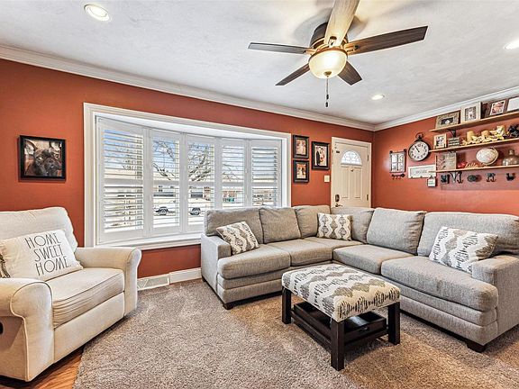 2nd image of 8827 Glen Rose Dr