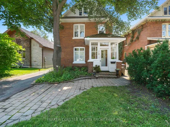 79 Blake St, Barrie, ON L4M 1K1
