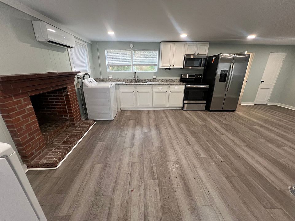 2nd image of 203 6th Ave Unit A
