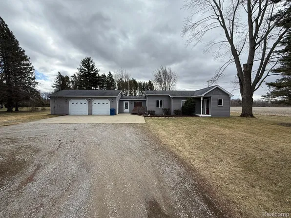 958 N Cass Ave, Vassar, MI 48768