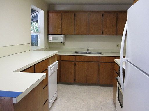 2nd image of 18314 Fernbrook Ct