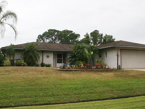 2nd image of 120 SW Parish Ter