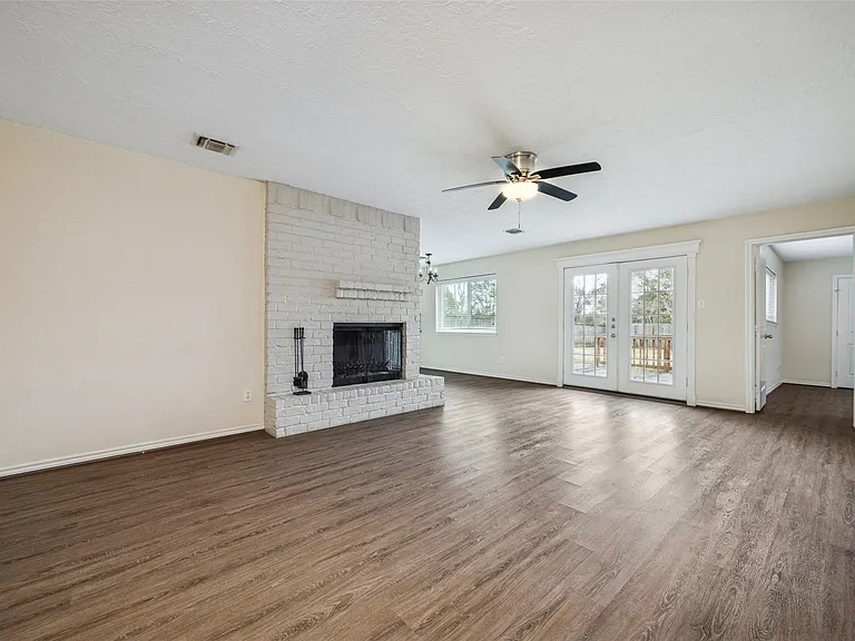 103 Brigadoon Ln — Photo 5