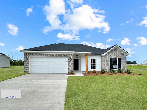 56 Cloverfield Dr SE, Allenhurst, GA 31301