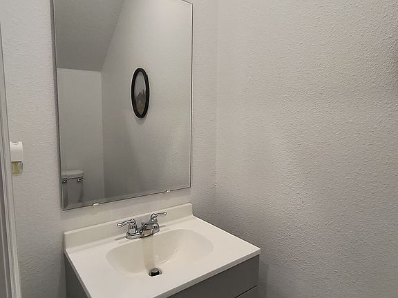 3rd image of 665 Trotters Dr