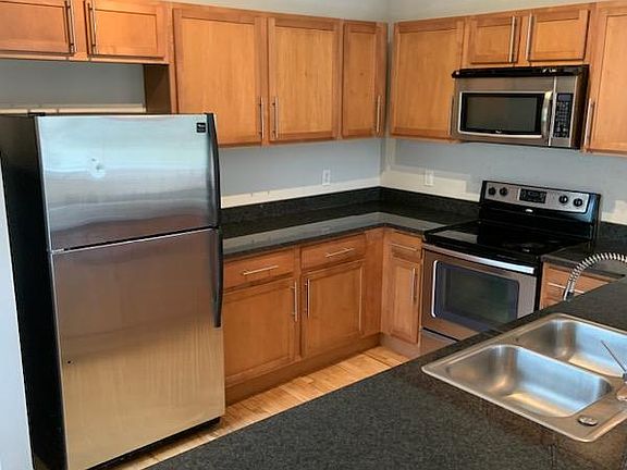 3rd image of 1814 Sidney St #3
