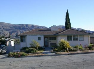 914 Teague Dr, Santa Paula, CA 93060