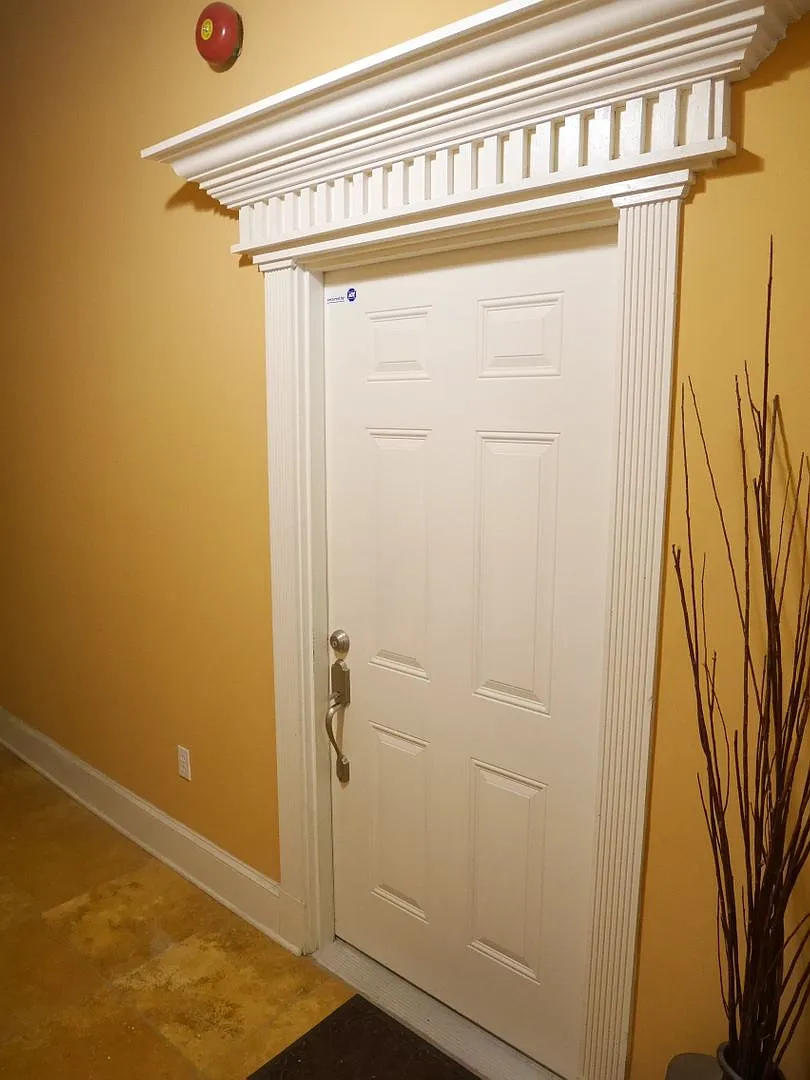 Spacious 3 Bedroom/ 2 Bath-Lower Level — Photo 2