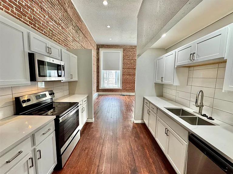 2309 Strand St #2D — Photo 7