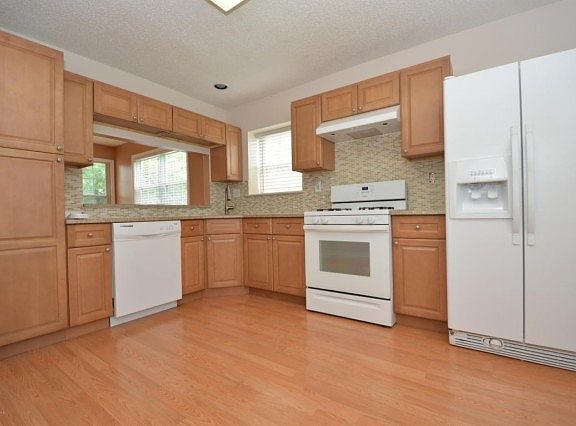 4th image of 105 Bonnie Dr