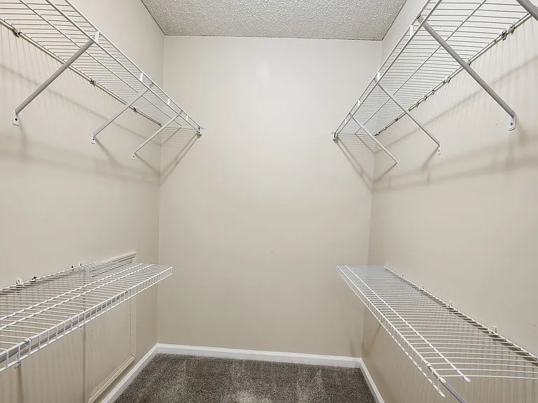 124 Hall St — Photo 16