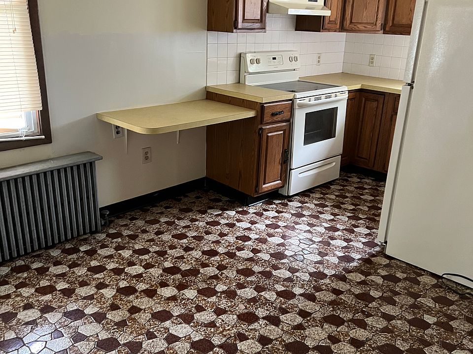 1st image of 150 Scott St #1