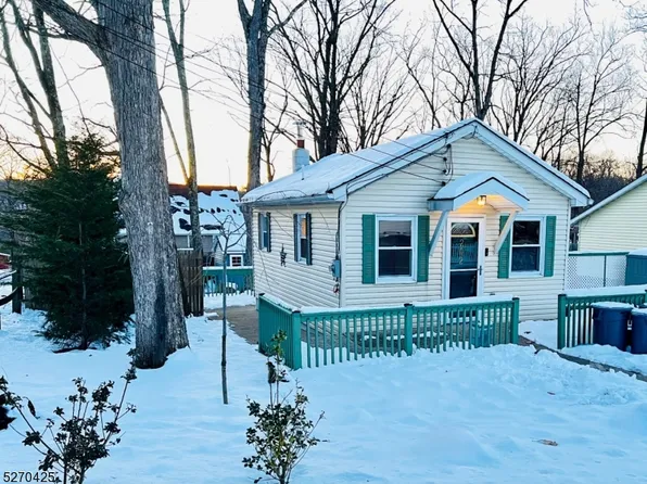 202 W End Ave, Hopatcong Boro, NJ 07843