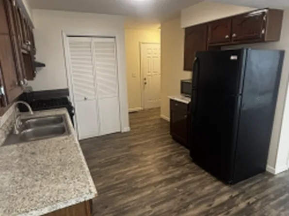 6824 N Parkwood Dr #1, Peoria, IL 61614