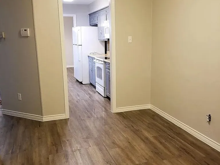 807 Saint Paul Ct — Photo 15