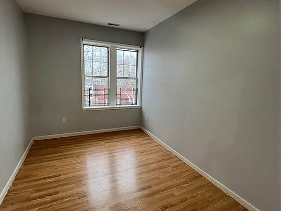 3rd image of 244 Clendenny Ave #G