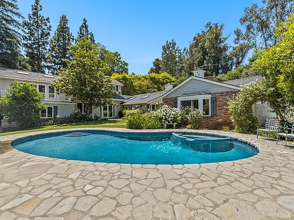 2nd image of 4921 Palomar Dr